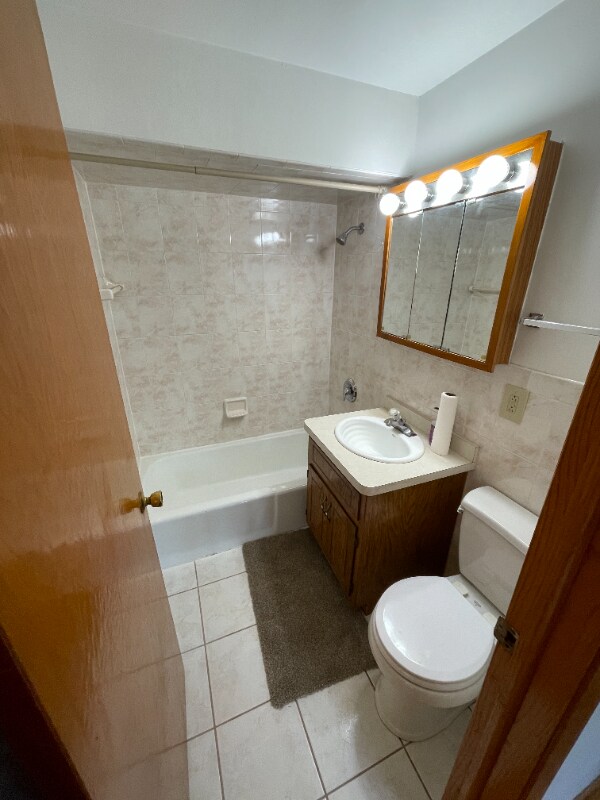 Foto del edificio - 8700 Leclaire Ave