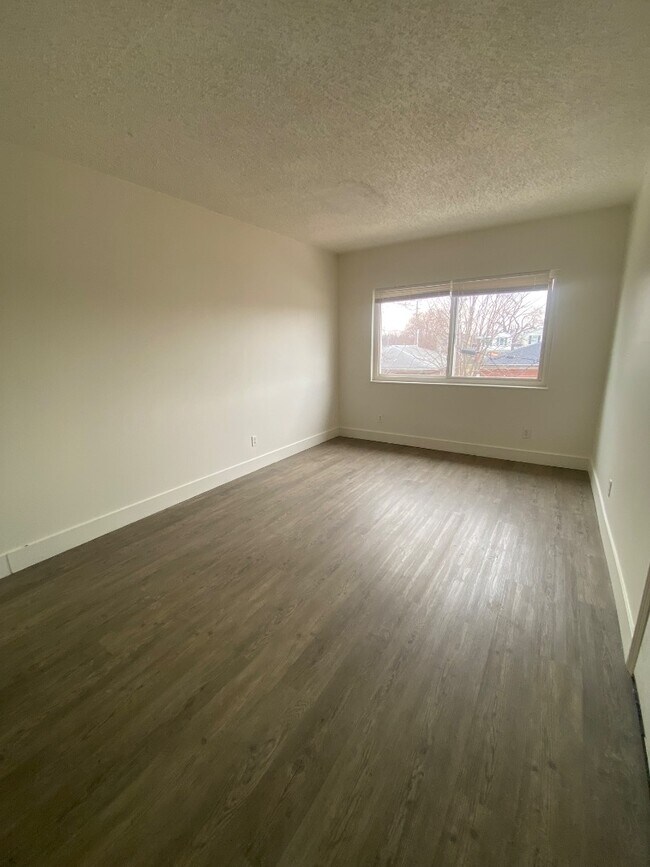 Foto del edificio - 813C Courtois