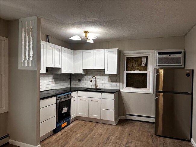 Foto del edificio - 453 13th Ave NW