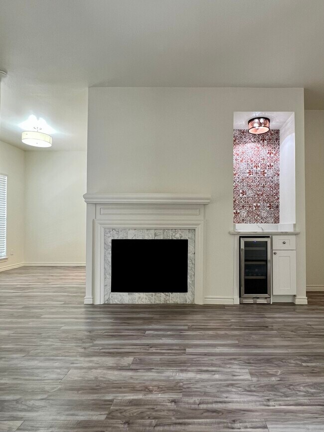Building Photo - Campbell Green Park Condo
