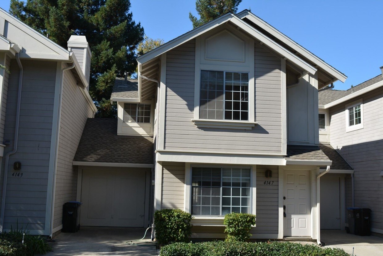 Primary Photo - 2 br, 2.5 bath House - 4147 Blackford Circle