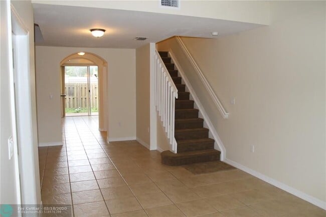 Building Photo - 5854 Siena Ln