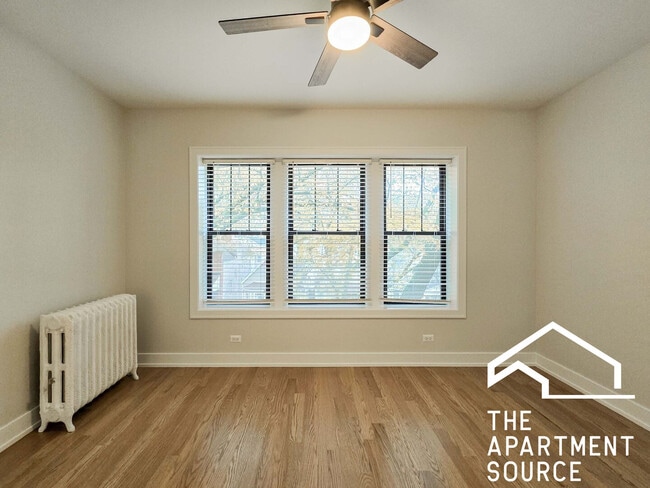 Building Photo - 4954 N Oakley Ave