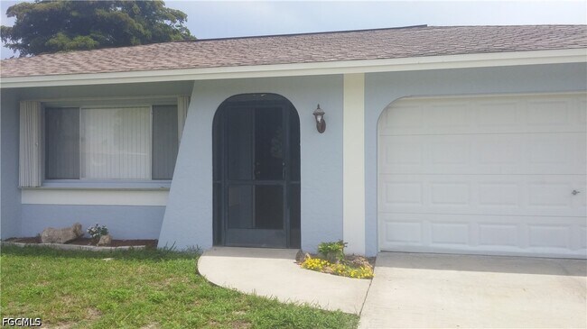 Building Photo - 906 SE 19th Ln