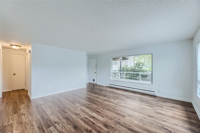 Foto del edificio - 10708 Stone Ave N