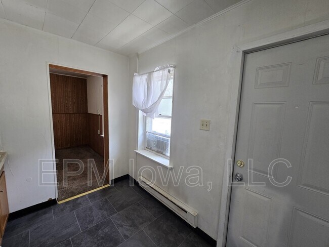 Foto del edificio - 2836 Independence Ave