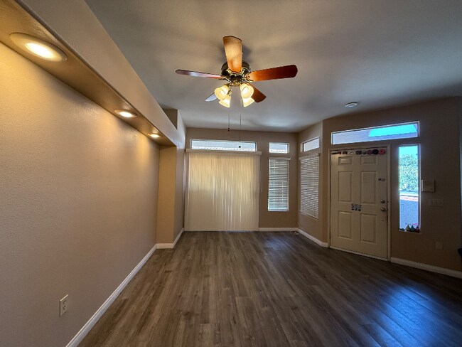 Foto del edificio - 25933 Stafford Canyon Rd