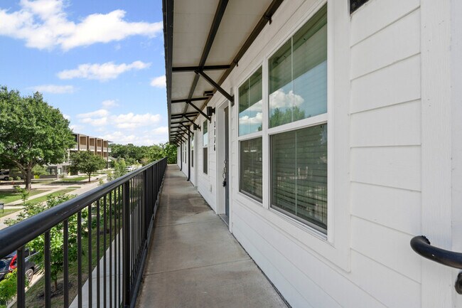 Building Photo - 3126 Lubbock Ave