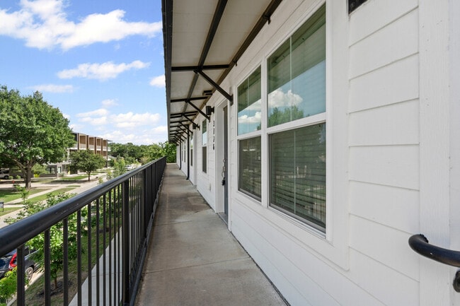 Photo - 3126 Lubbock Avenue Apartment
