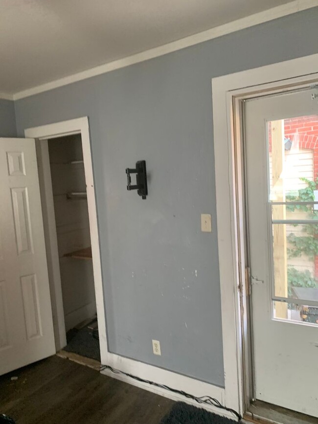 Building Photo - Ground floor, two bedroom apartment