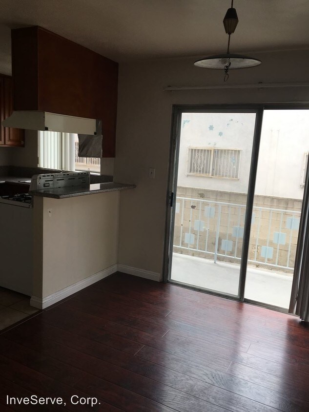 Building Photo - 1541 College View Dr