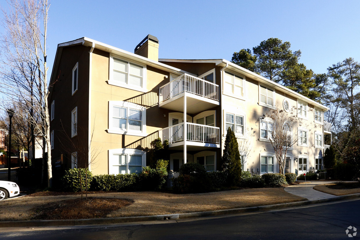 Building Photo - Chantilly Station Apartments