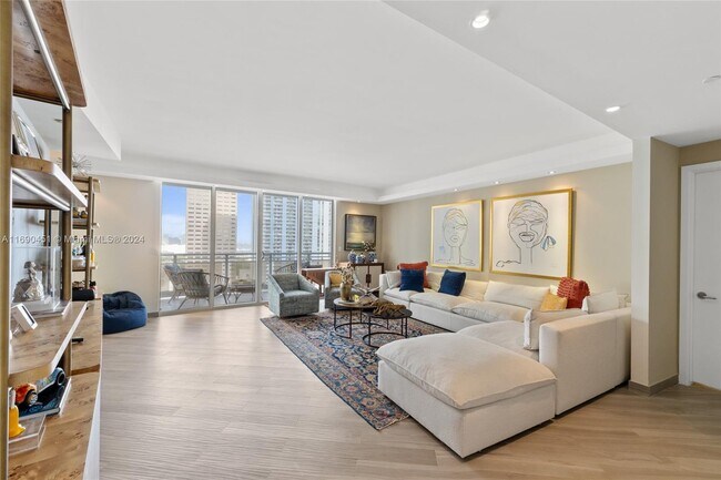 Building Photo - 901 Brickell Key Blvd