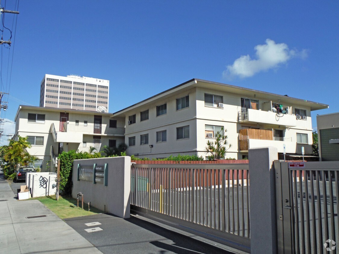 Building Photo - 1233 Young St
