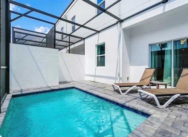 Building Photo - 363 Famagusta Dr