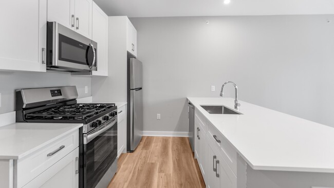 Building Photo - 475 Communipaw Ave