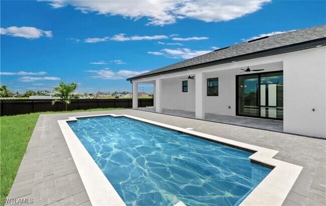 Building Photo - 310 Diplomat Pkwy E