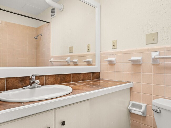 Foto del edificio - 710 Iris St