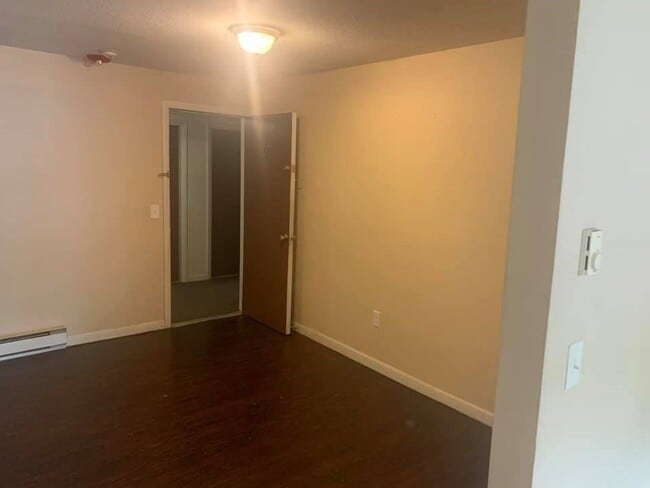 Building Photo - 5 Turnpike Rd