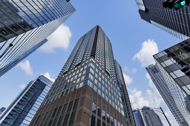 Foto del edificio - 2 E Erie St