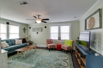 Building Photo - 1021 Crossland Ave