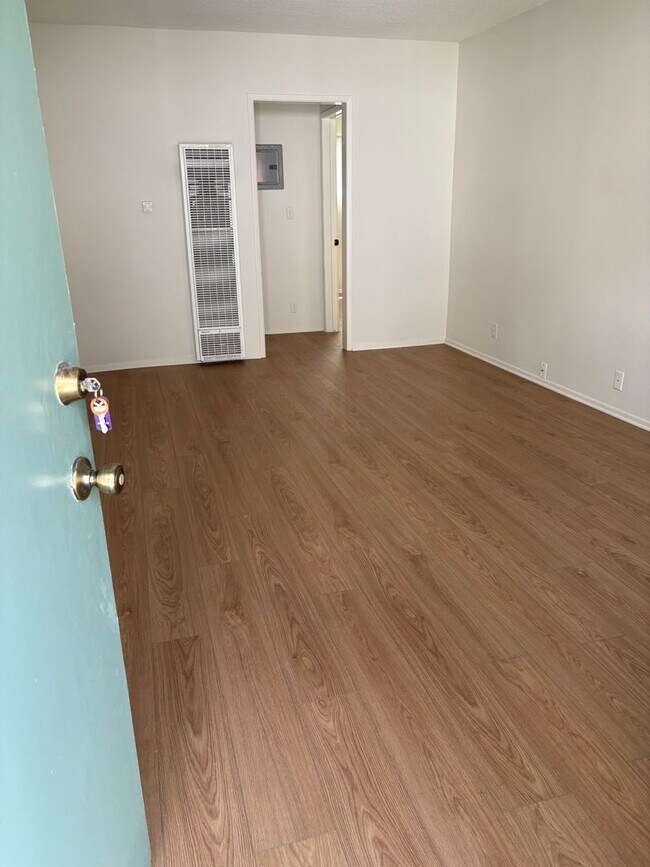 Building Photo - 7832 W Manchester Ave