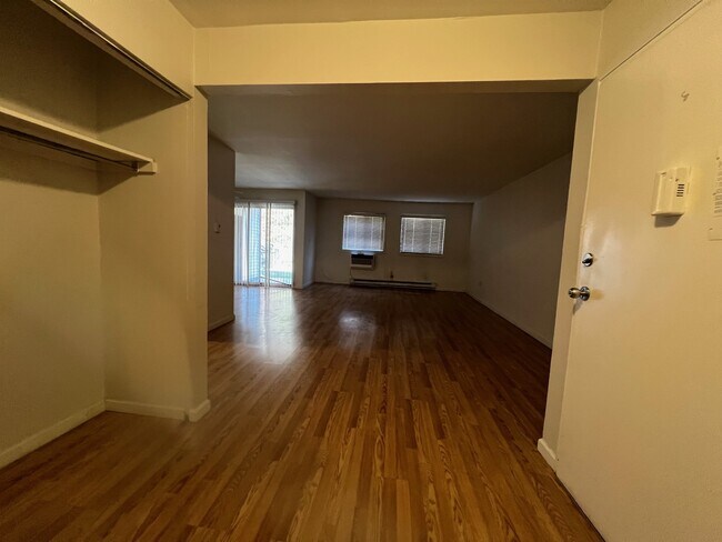 Foto del edificio - 45 Scarborough Ln