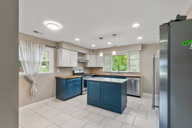 Building Photo - 210 Millard Ave