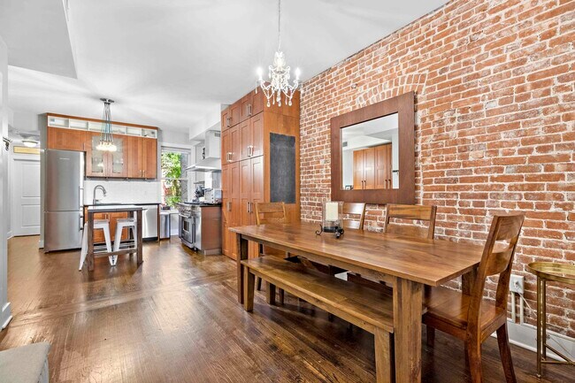 Foto del edificio - 1112 Hudson St