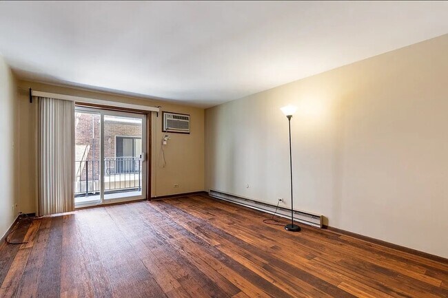 Foto del edificio - 2325 N Neva Ave