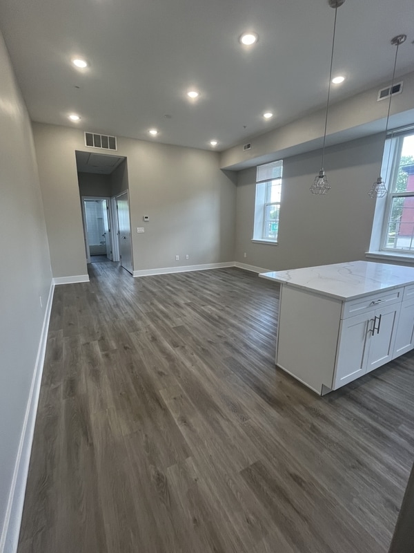 Building Photo - 4000 W Girard Ave