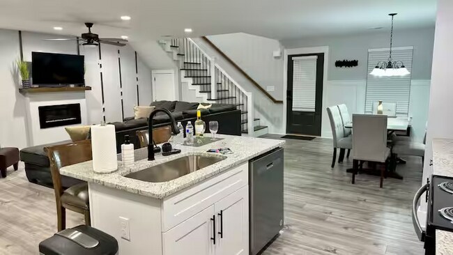 Foto del edificio - 2393 Highpoint Rd