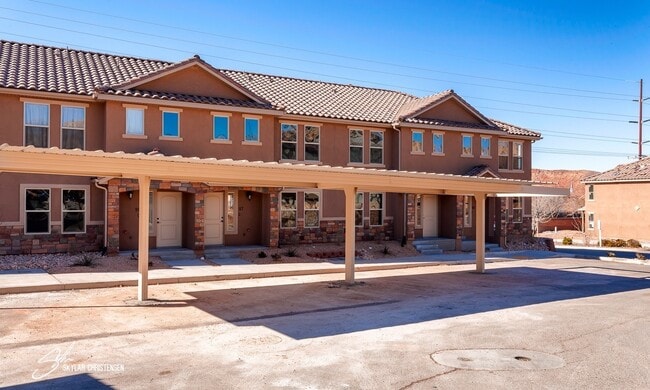 Foto del edificio - 3 Bedroom 2.5 Bath Home With a Community P...