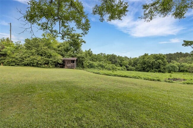 Foto del edificio - 212 Sam Brown Rd