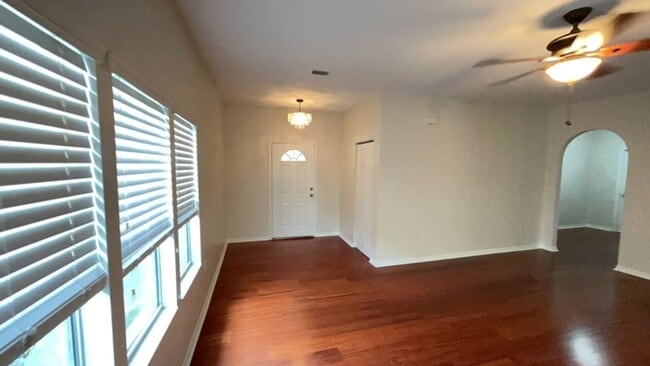 Foto del edificio - Great Home in Ellis Park. Sub Lease