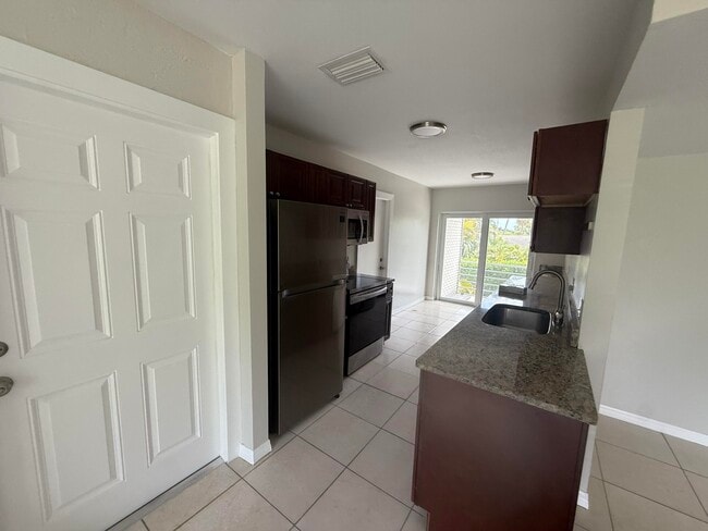Building Photo - 11518 Landing Pl