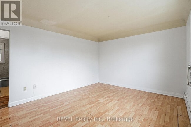 Building Photo - 6167 Dorchester Rd