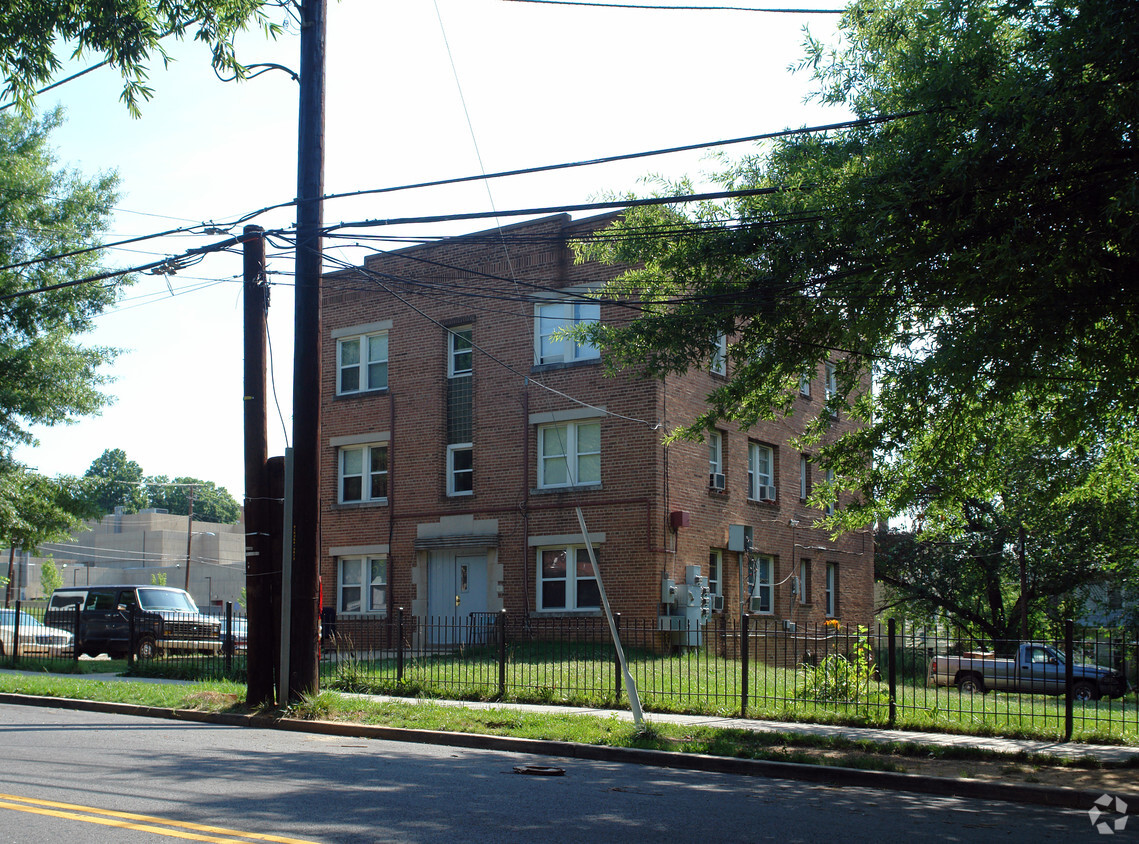 Primary Photo - 711-719 49th St NE