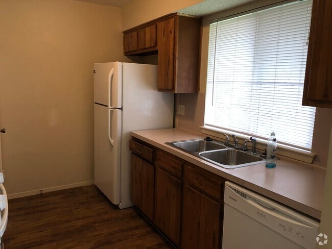 Building Photo - 4504 Dorsett Oaks Cir