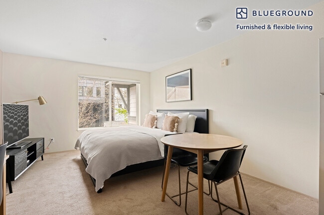 Building Photo - 4760 21st Ave NE