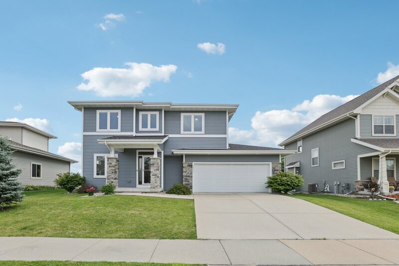 Foto principal - 9911 Bronze Leaf Ln