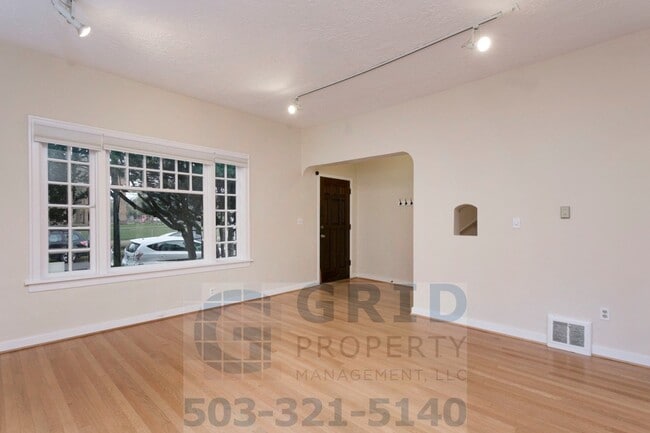 Foto del edificio - GPM569 - SE Caruthers St (T2)