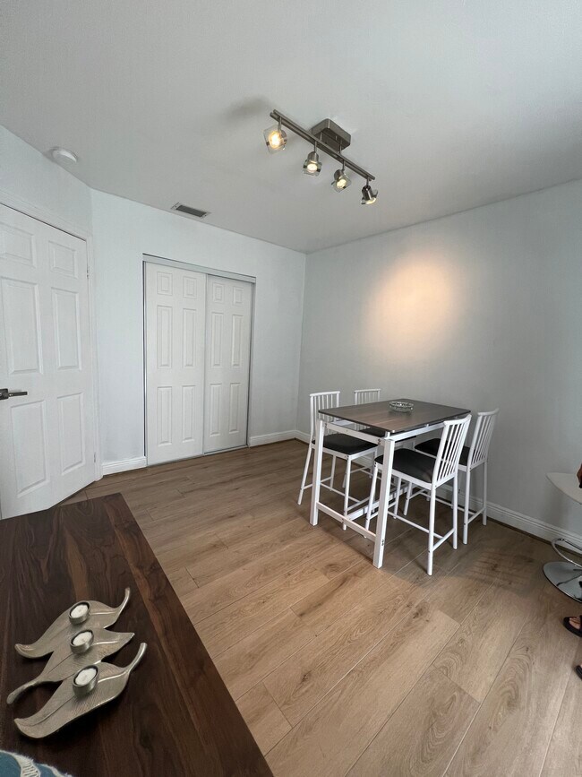 Foto del edificio - 17360 SW 142nd Ct