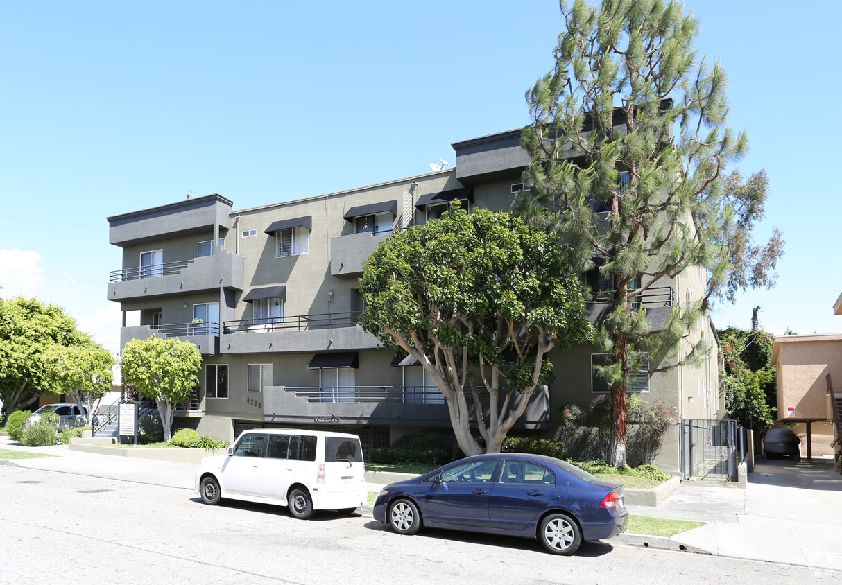 Building Photo - 4330 McLaughlin Ave