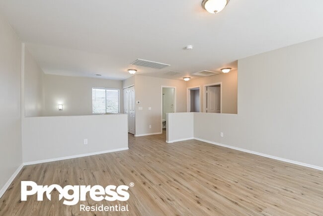 Building Photo - 6916 S Cottontail Run Ave