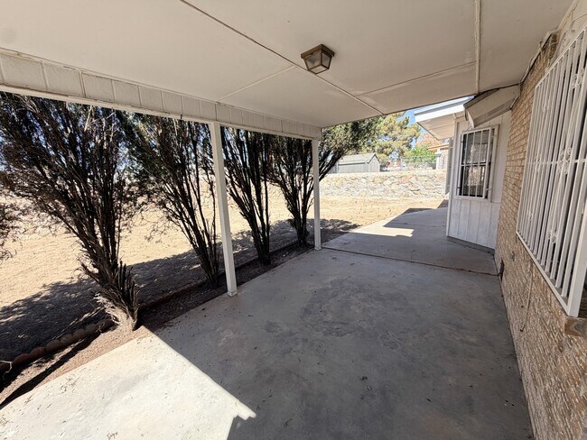 Building Photo - 3217 Red Sails Dr