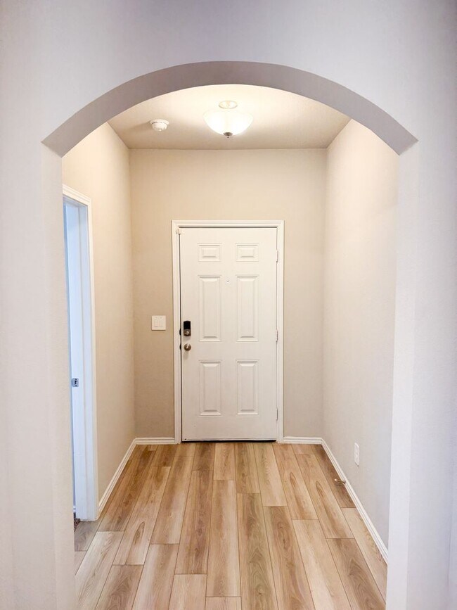 Foto del edificio - Available Now Beautiful 1 story, 4 bedroom...