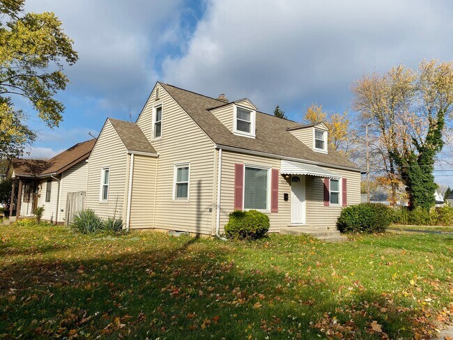 Building Photo - Inviting 3BR Cape Cod Home for Rent in Nor...