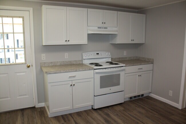 Foto del edificio - 7906 Slayton Settlement Rd