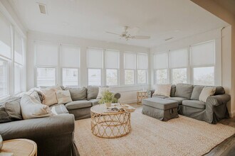 Building Photo - 3 S Surrey Ave